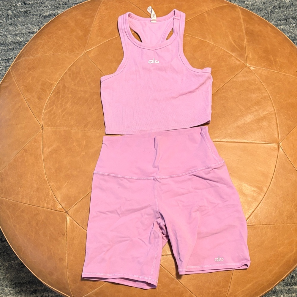 ALO Yoga Lavender Athletic Top & biker shorts